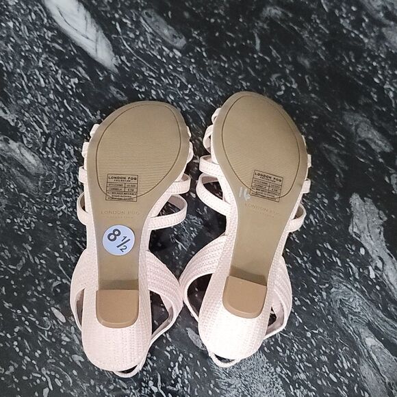 BRAND NEW LONDON FOG LOW WEDGE STYLE ALMOND TOE SANDAL - Picture 11 of 14